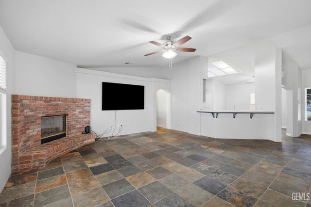 5123 Via Viretta Drive, Bakersfield, CA 93308