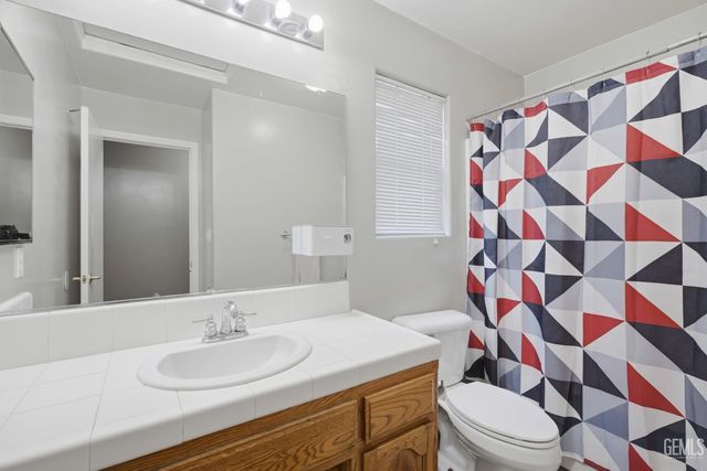 5123 Via Viretta Drive, Bakersfield, CA 93308