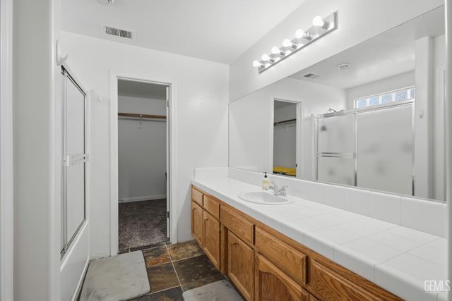 5123 Via Viretta Drive, Bakersfield, CA 93308