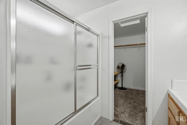 5123 Via Viretta Drive, Bakersfield, CA 93308