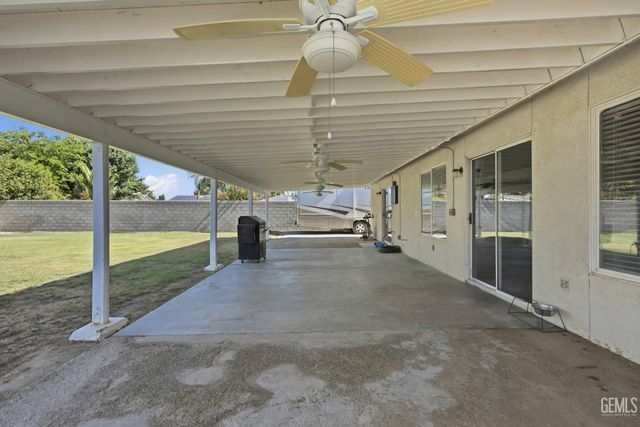 5123 Via Viretta Drive, Bakersfield, CA 93308