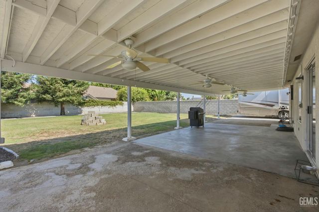 5123 Via Viretta Drive, Bakersfield, CA 93308