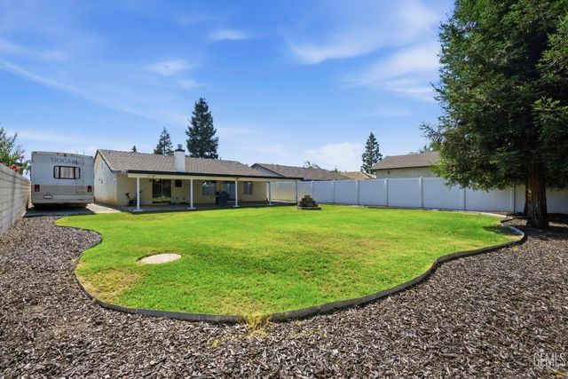 5123 Via Viretta Drive, Bakersfield, CA 93308