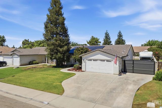 5123 Via Viretta Drive, Bakersfield, CA 93308