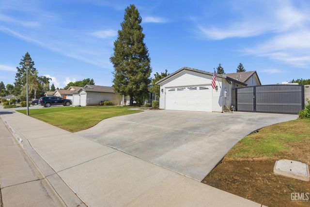 5123 Via Viretta Drive, Bakersfield, CA 93308