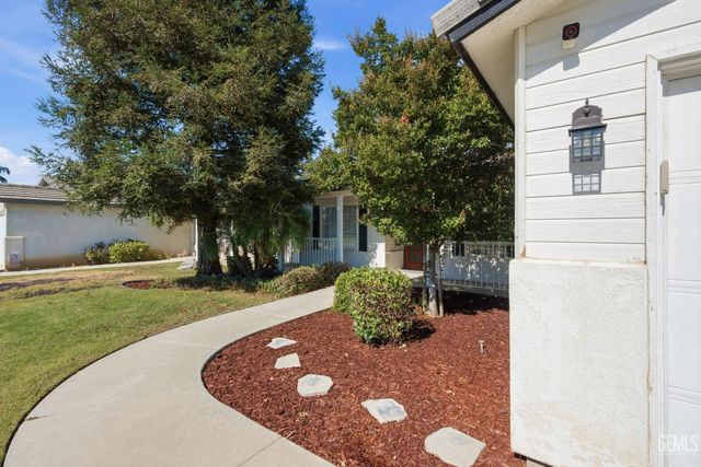 5123 Via Viretta Drive, Bakersfield, CA 93308