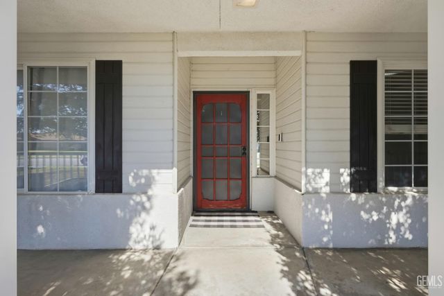 5123 Via Viretta Drive, Bakersfield, CA 93308