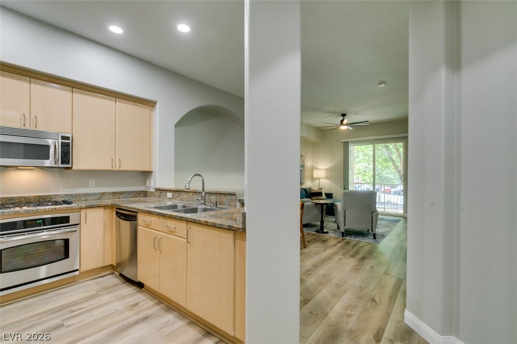 50 East Serene Avenue 105, Las Vegas, NV 89123 — photo 2
