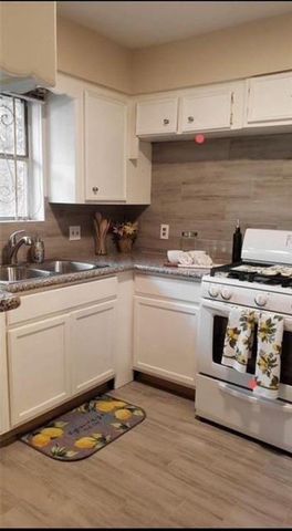 4034 Curly Oaks Drive, Houston, TX 77053