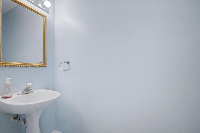 19920 Cutler Ct, Cutler Bay, FL 33189