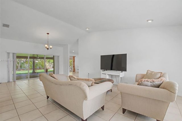 19920 Cutler Ct, Cutler Bay, FL 33189