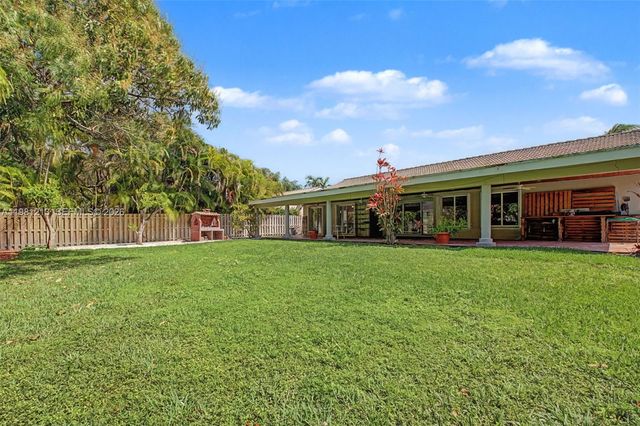 19920 Cutler Ct, Cutler Bay, FL 33189