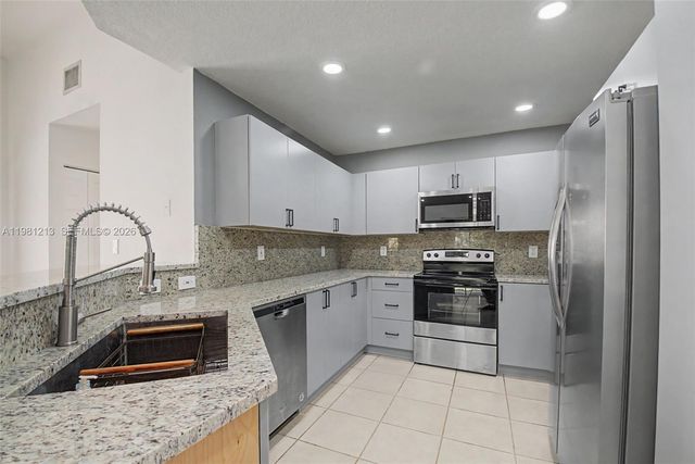 19920 Cutler Ct, Cutler Bay, FL 33189