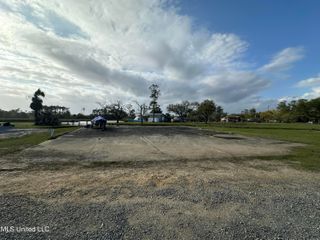 16040 Dennie'S, Pearlington, MS 39572