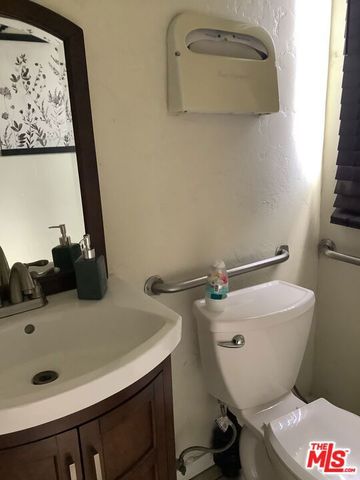 9815 S Vermont Avenue, Los Angeles, CA 90044