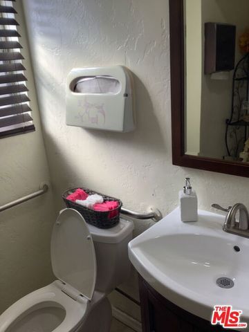 9815 S Vermont Avenue, Los Angeles, CA 90044