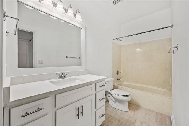 167 SE Brooks Street 102, Fort Walton Beach, FL 32548