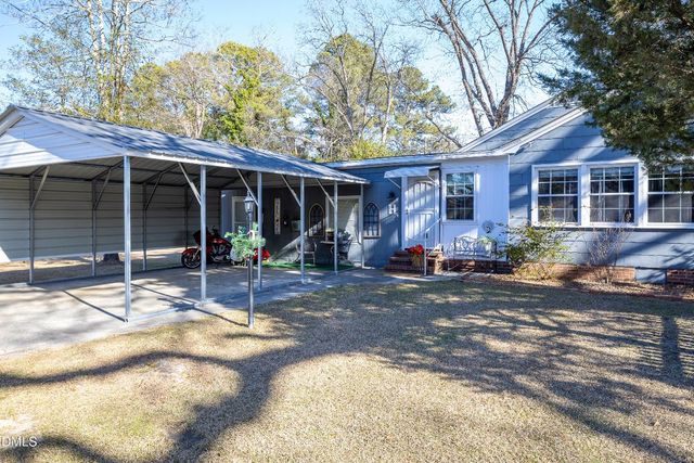 506 W Clinton Street, Roseboro, NC 28382