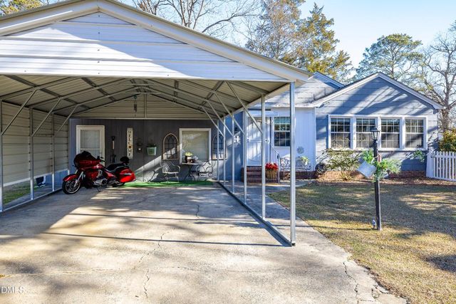 506 W Clinton Street, Roseboro, NC 28382