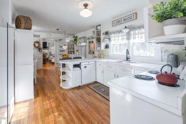 506 W Clinton Street, Roseboro, NC 28382