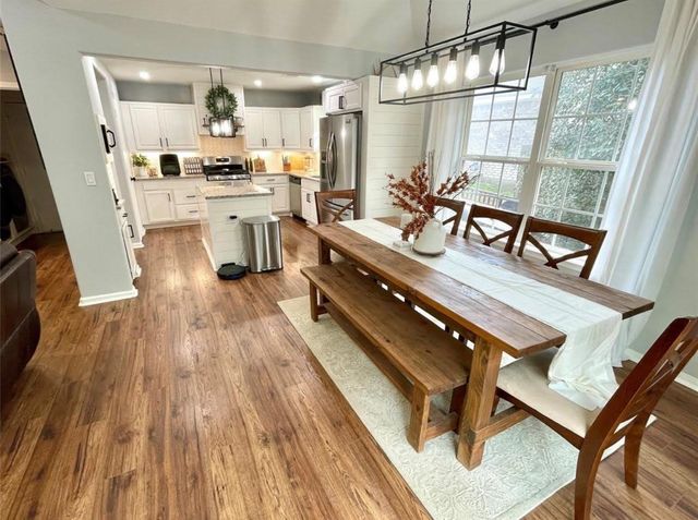 1811 Tickner Street, Conroe, TX 77301