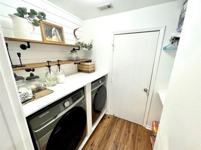 1811 Tickner Street, Conroe, TX 77301