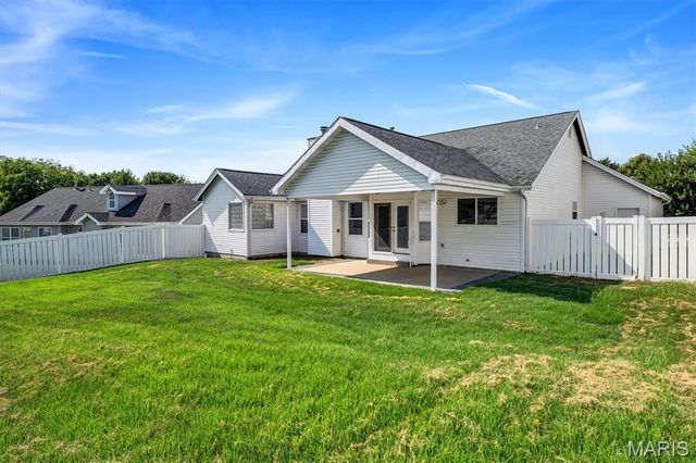 104 Coppersmith Court, St Charles, MO 63301