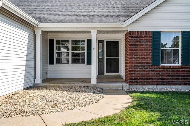 104 Coppersmith Court, St Charles, MO 63301