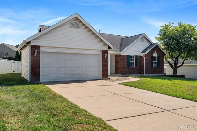 104 Coppersmith Court, St Charles, MO 63301