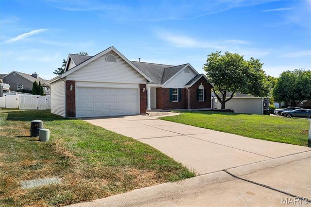 104 Coppersmith Court, St Charles, MO 63301
