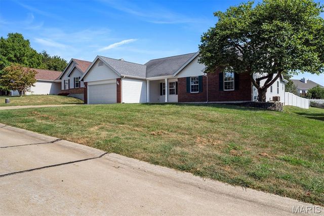 104 Coppersmith Court, St Charles, MO 63301