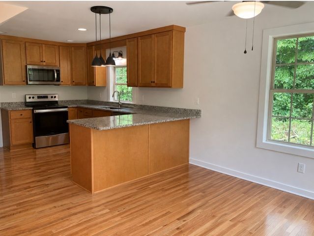 11114 Moss Branch Rd, Bon Aqua, TN 37025