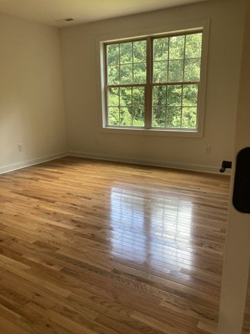 11114 Moss Branch Rd, Bon Aqua, TN 37025