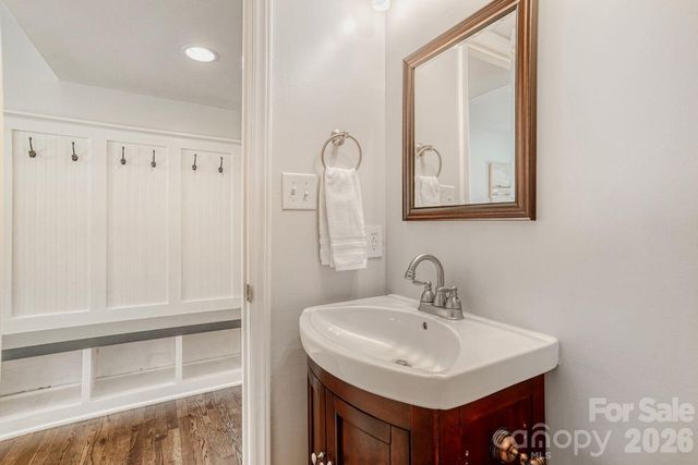 2712 Creekbed Lane, Charlotte, NC 28210