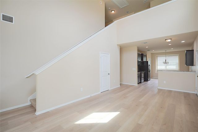 516 E Slaughter LN 801, Austin, TX 78744