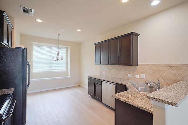 516 E Slaughter LN 801, Austin, TX 78744