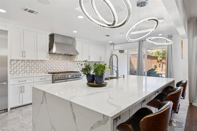 7537 Royal Place, Dallas, TX 75230