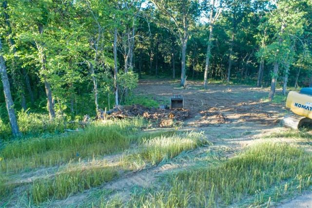 9678 S Metropolitan Circle, Edwardsville, KS 66111