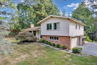 2771 Hillendale Drive, Rochester Hills, MI 48309