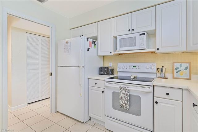 4195 Lakewood BLVD # E16, Naples, FL 34112