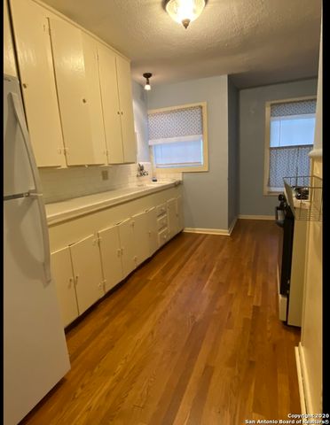 1130 SIMS AVE, San Antonio, TX 78225