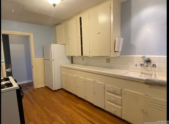 1130 SIMS AVE, San Antonio, TX 78225