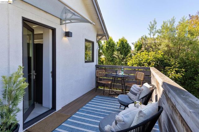 5377 Bryant Ave, Oakland, CA 94618