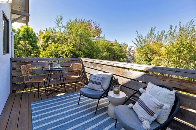 5377 Bryant Ave, Oakland, CA 94618
