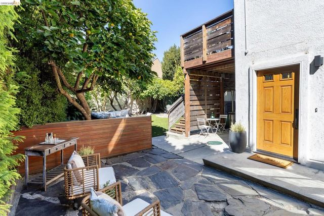 5377 Bryant Ave, Oakland, CA 94618