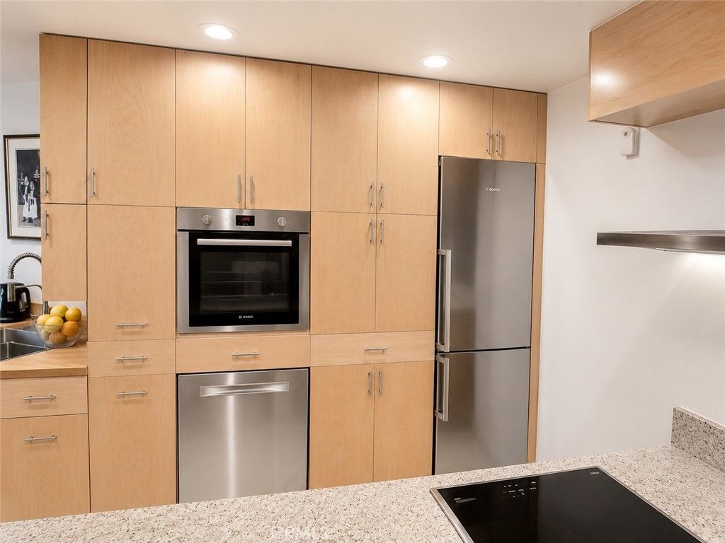 Image 3 of property listing at 2901 Peninsula Road, Oxnard, CA 93035