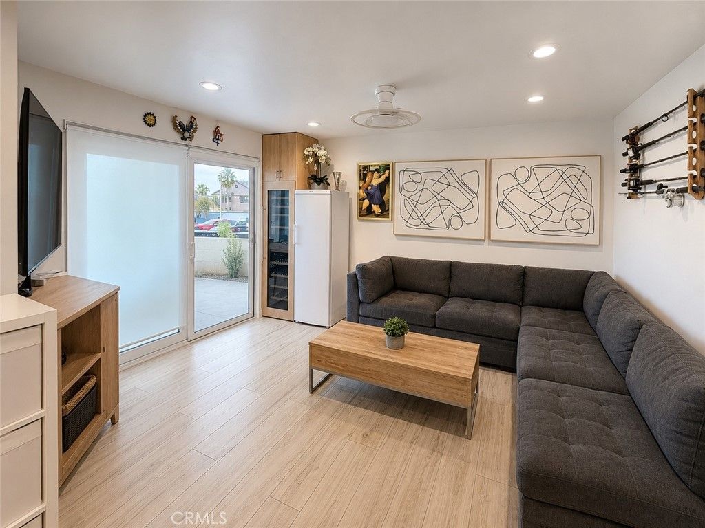 Image 6 of property listing at 2901 Peninsula Road, Oxnard, CA 93035