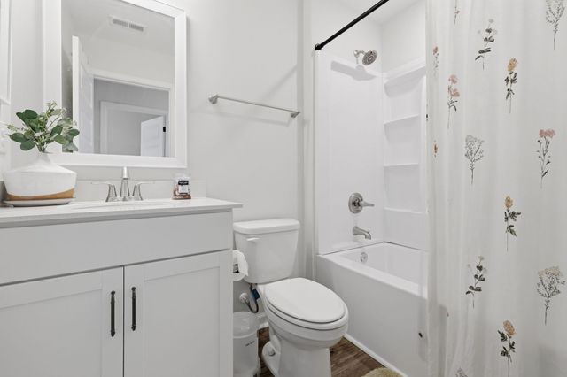 1402 Boatswain Drive, Inman, SC 29349