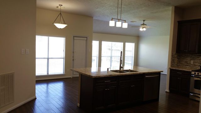 11638 Peachwood Lake Drive, Sugar Land, TX 77498