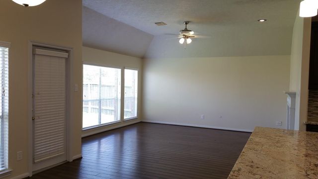 11638 Peachwood Lake Drive, Sugar Land, TX 77498